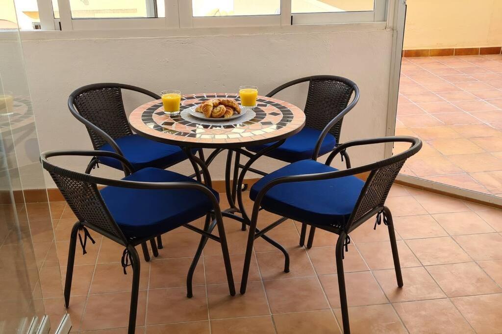Estepona Port Beachside Apartment - Marina Bay Exterior photo