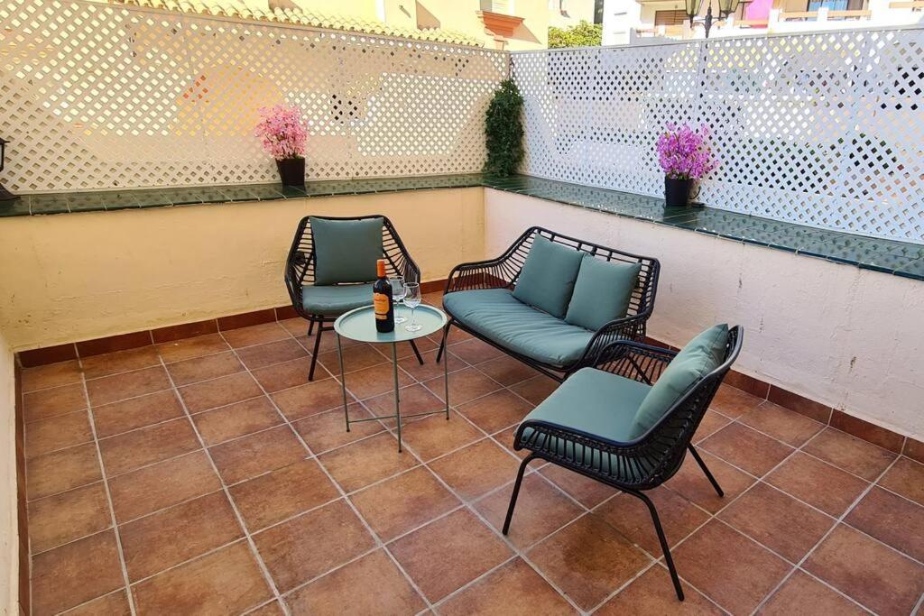 Estepona Port Beachside Apartment - Marina Bay Exterior photo